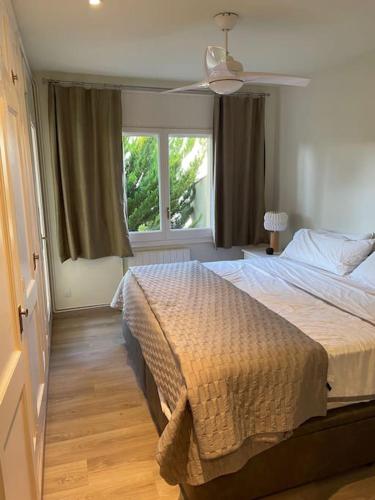 2 Story, 5 Bedroom, 3 Bath Flat, Steps from the Beach & Cliff Walk, Llafranc (foto 9)