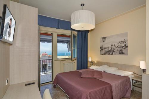 Double or Twin Room with Balcony and Sea View