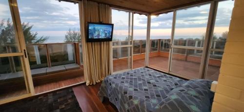 1 double bed, 1 twin bed, 1 sofa bed