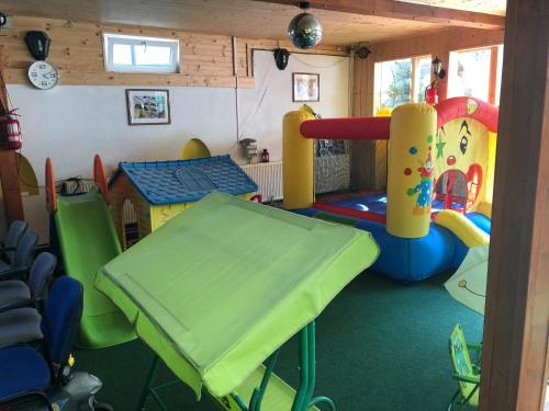 兒童俱樂部, Hotel Balaton Fonyód (Hotel Balaton Fonyod) in 巴拉頓萊萊