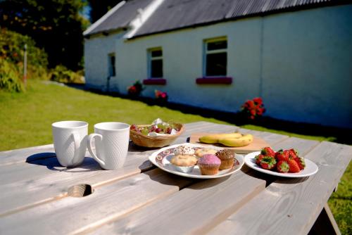 Corderry Farmhouse, idyllic cottage amid 250 acres in Cork Airport