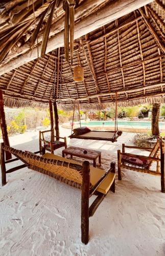 Iekārtas, Mpole Bungalows, Michamvi, Zanzibar. in Michamvi