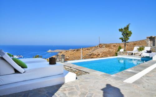 Luxurious & Stylish villa with a swimming pool, sea and sunset view., Ioulida (fotografie 7)