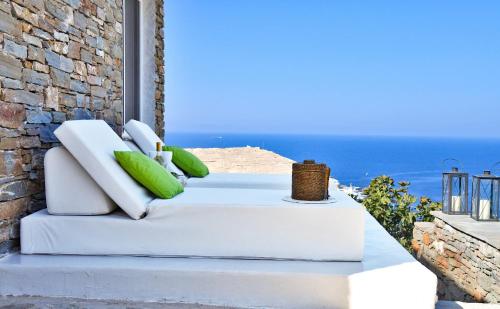 Luxurious & Stylish villa with a swimming pool, sea and sunset view., Ioulida (fotografie 9)