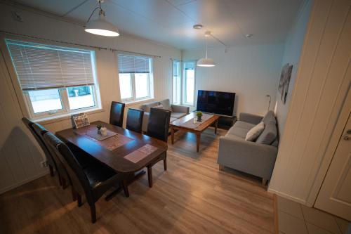 ห้องส่วนกลางสำหรับนั่งเล่น/ดูทีวี, Førde Gjestehus og Camping in ฟอร์ด