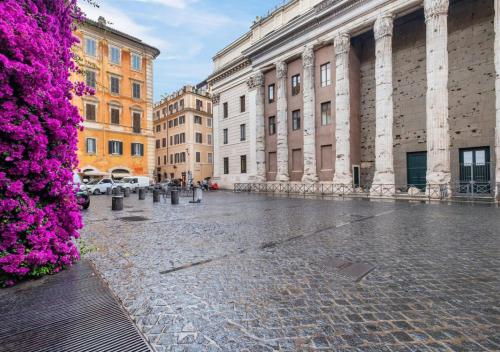Lux and Charme between Trevi and Pantheon - Tap to explore photos