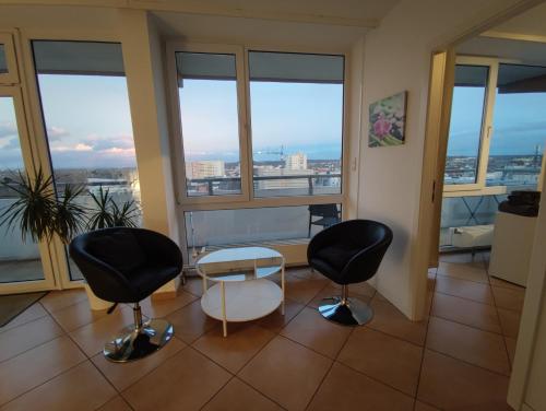 ZEN Apartment - spacious for 7 - central - kitchen in Offenbach, Deutschland