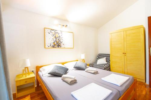One-Bedroom Apartment image 8