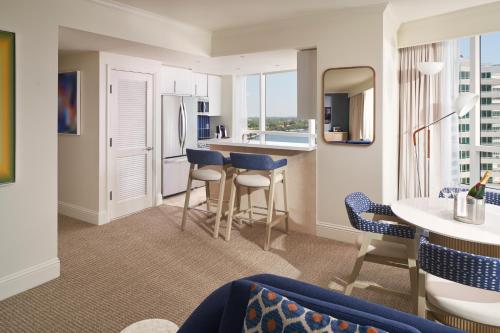 Kitchen, Fontainebleau Miami Beach in Miami Beach (FL)