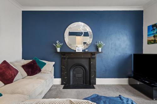 Caldey Bay Apartment - Lovely Sea Views - image 4