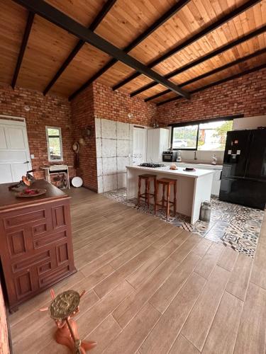 2 bedrooms, 4 beds