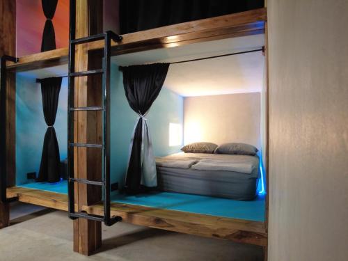Shipwrecked Hostel in อูบิตา