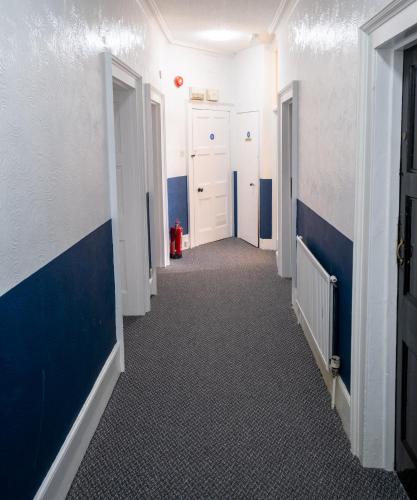 Royal Lion Hotel - image 5