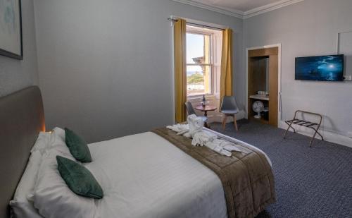 Royal Lion Hotel - image 4