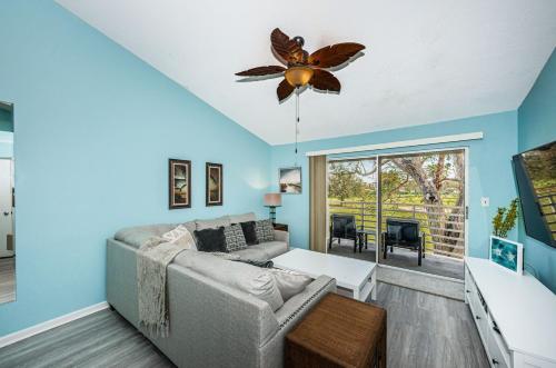 Vista Verde E Enjoy Island Days & Island Ways on Isla del Sol in St Petersburg, USA