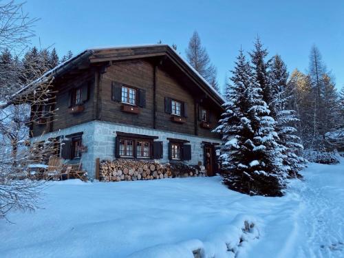 Hotelli välisilme, Chalet Chalet Rodas 9 by Interhome in Riom-Parsonz