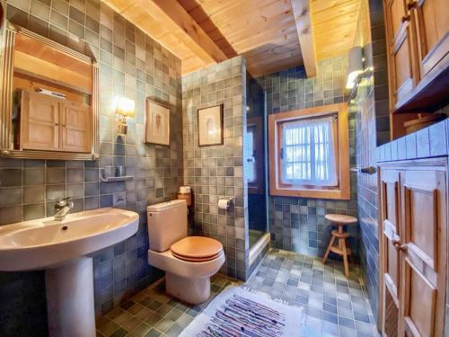 Chalet Chalet Rodas 9 by Interhome in Riom-Parsonz