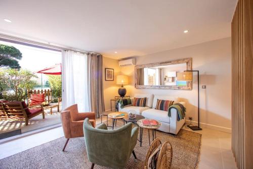 Appartement entièrement rénové avec Terrasse - Location saisonnière - Saint-Tropez