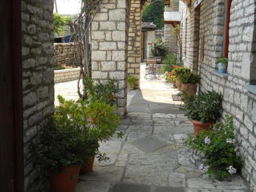 Vikos Hotel - image 5
