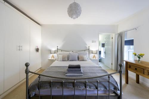 Willow House Bed & Breakfast and Orchard Studios Self Catering