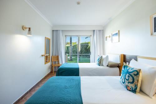 2 twin beds