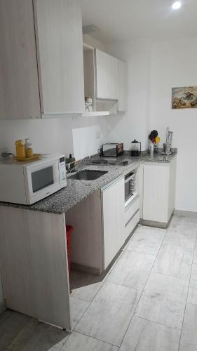 ห้องครัว, Amplio departamento completo en Caba in ฟลอเรส