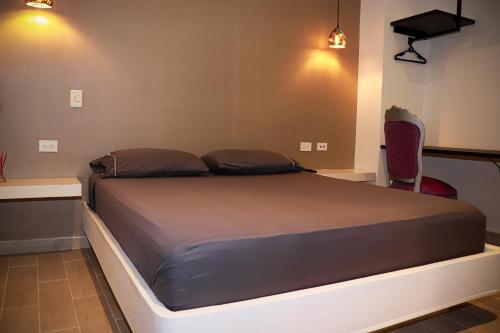 Double Room image 6