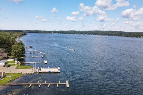 Trendy Chautauqua Lake Vacation Rental!