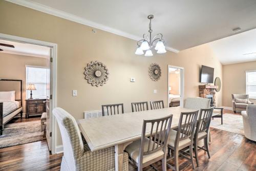 Chic Townsend Condo with Saltwater Pool! in Townsend, USA