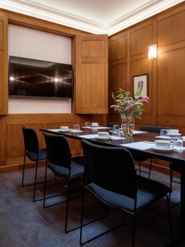 Old Bank Hotel near New College