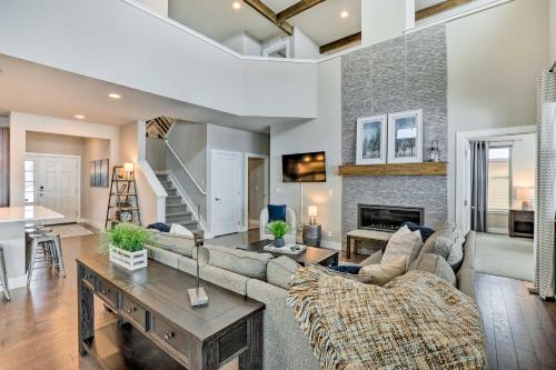 Granby Golf Retreat with Ski Trails, Mountain View! in Granby, USA