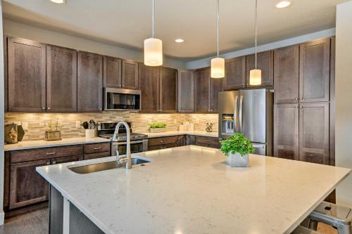 Granby Golf Retreat with Ski Trails, Mountain View! in Granby, USA