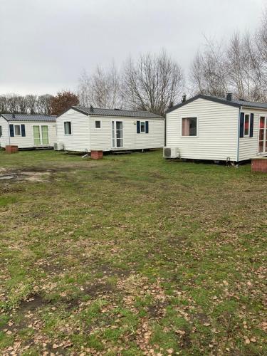 2 bedrooms, 3 beds