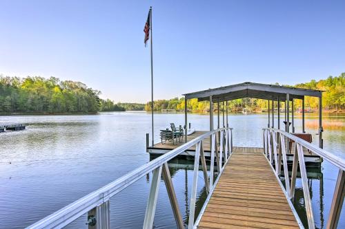 Waterfront Lake Hartwell Cabin with Dock-Near Clemson - image 11