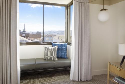 422932615 Kimpton Hotel Enso by IHG