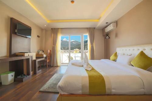 Kings Hotel Rajkuti