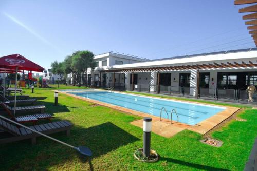 Swimming pool, Secure and comfortable , Fully equipped Unit in Lethabong
