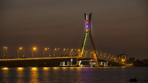 Cảnh quan, Căn hộ 100 m² 1 phòng ngủ, 2 phòng tắm riêng ở Lekki Phase I (Exclusive Upscale 1 Bedroom Apt in Lekki phase 1) in Lekki