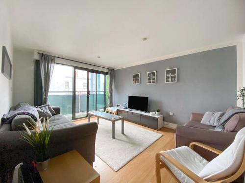 Liverpool One Beautifully Presented 2 Bedroom Apartment, Liverpool (photo 6)