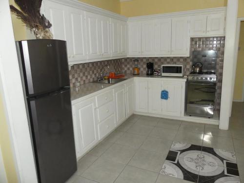 Southern Haven Guesthouse in ลาบอรี