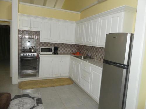 Southern Haven Guesthouse in ลาบอรี