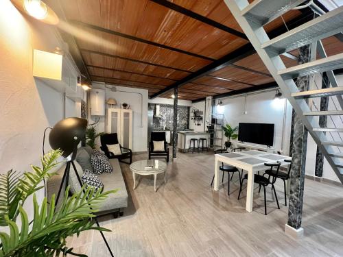 Duplex Huelin III & Beach by ELE Apartments, Malaga