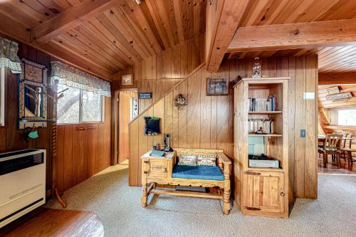 Crestline Retreat in Crestline, USA