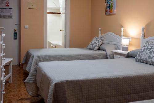 Hostal Sanvi - image 9