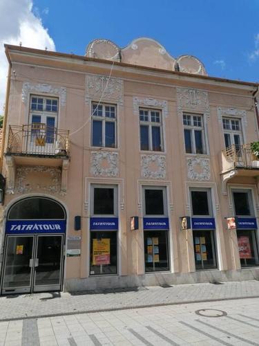 W28 / Beethoven room near Pöstyéni repülőtér
