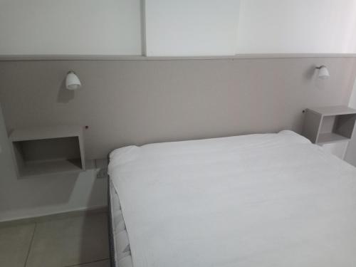 One-Bedroom Apartment image 2