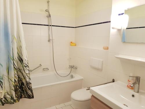 Ferienwohnung 5 im Strandhaus Lobbe, Lobbe (fotografie 4)