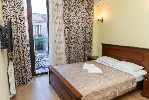 Eiffel Hotel – Batumi, IL