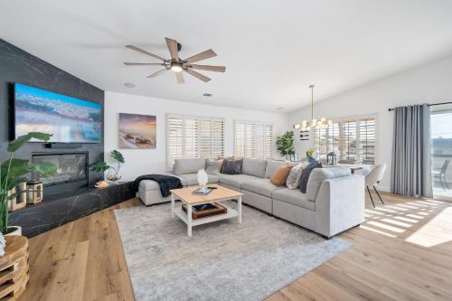 Steps To #PismoBeach with Poker, Foosball, FREE EV Charger, and Bikes