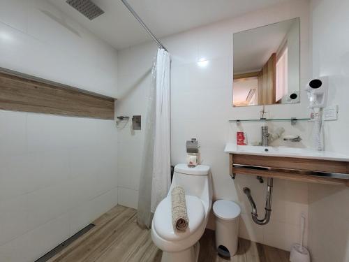浴室, Apartaestudio detras del CC Hyper Jumbo in 馬拉凱